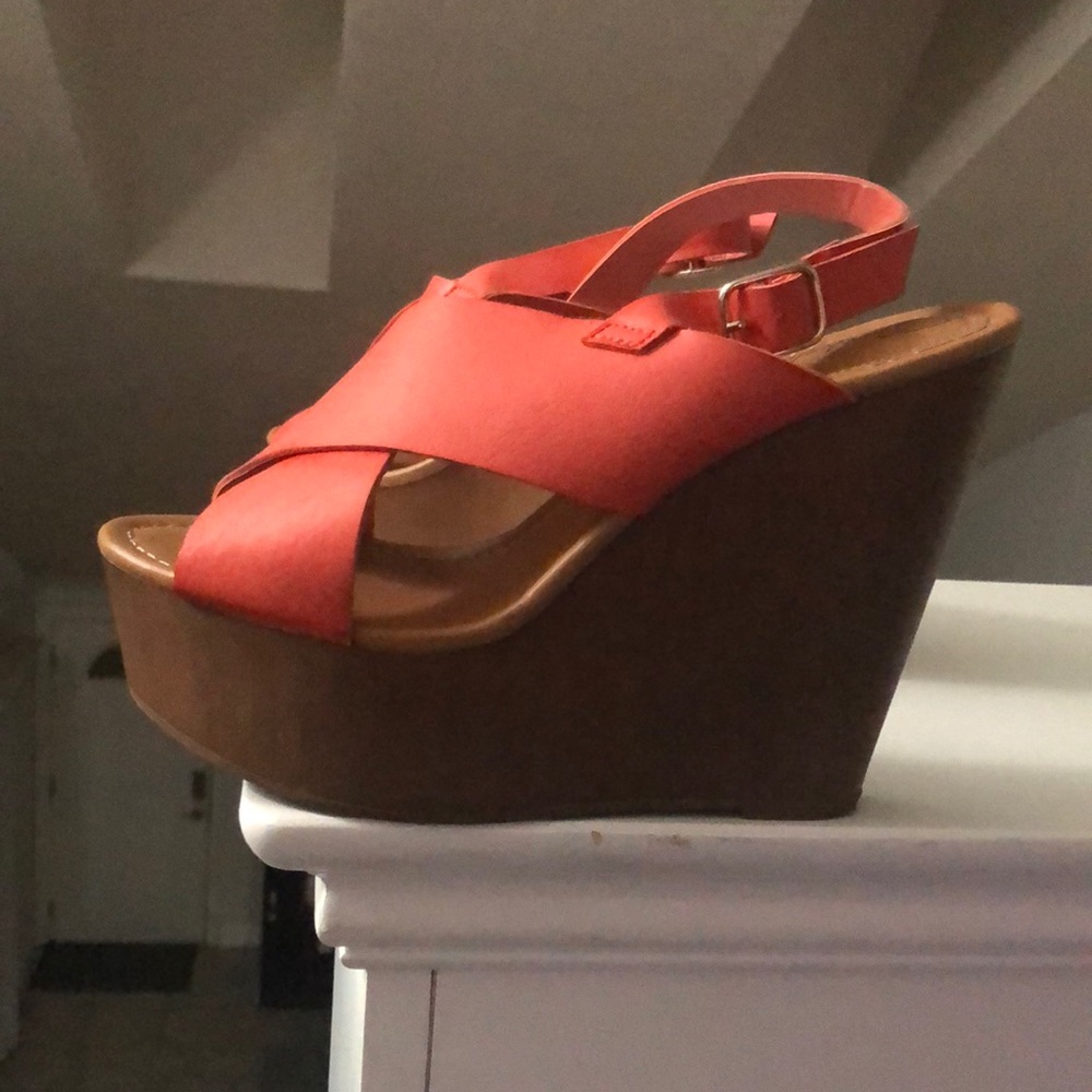 Women’s platform shoes